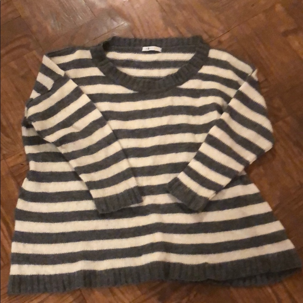 Oversized Grey and White Striped Sweater